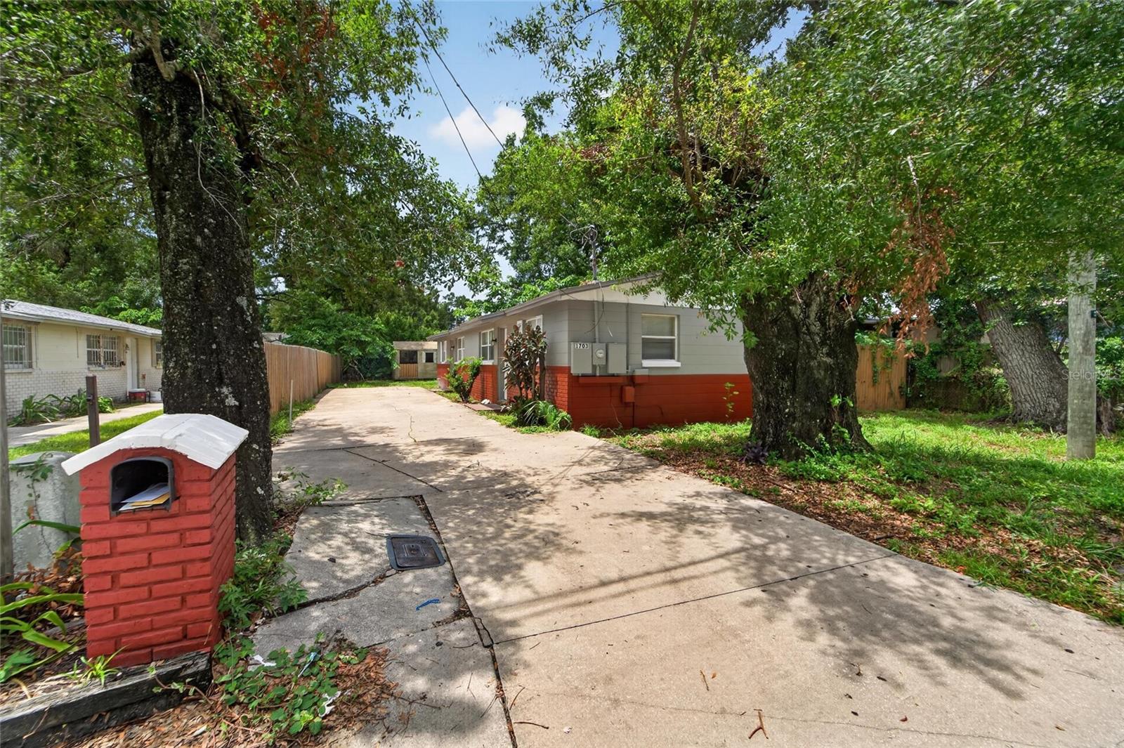 1703 E Idell St Property Photo 32