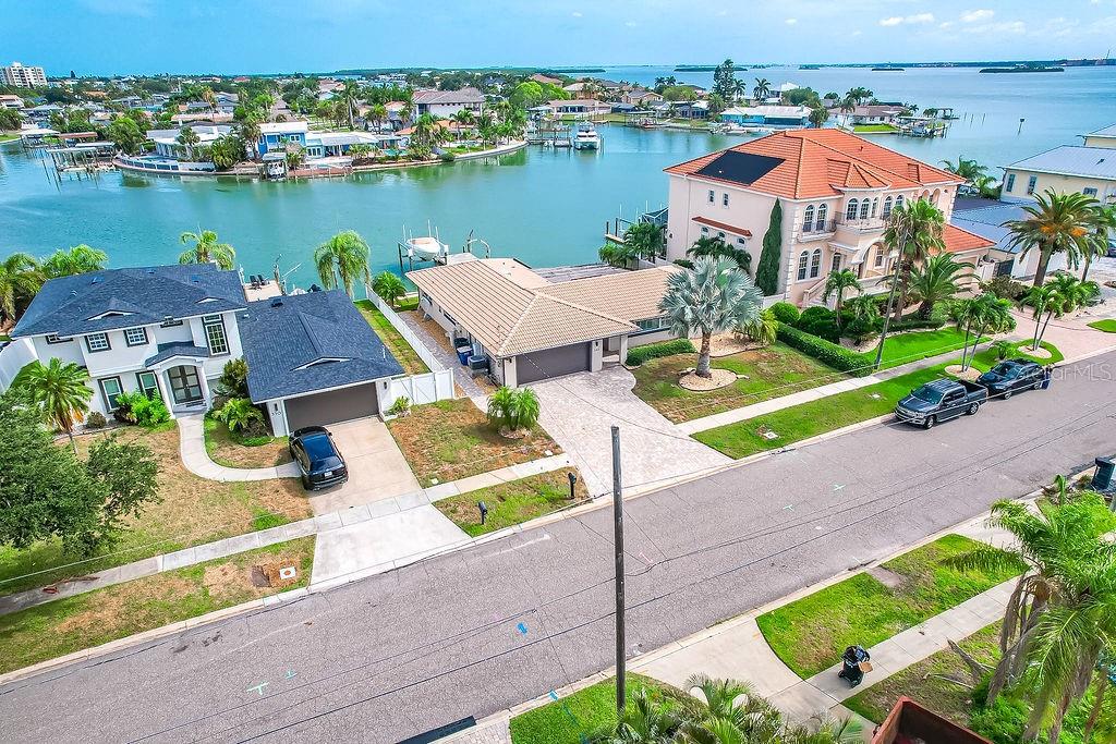 340 Palm Is Ne Property Photo 3