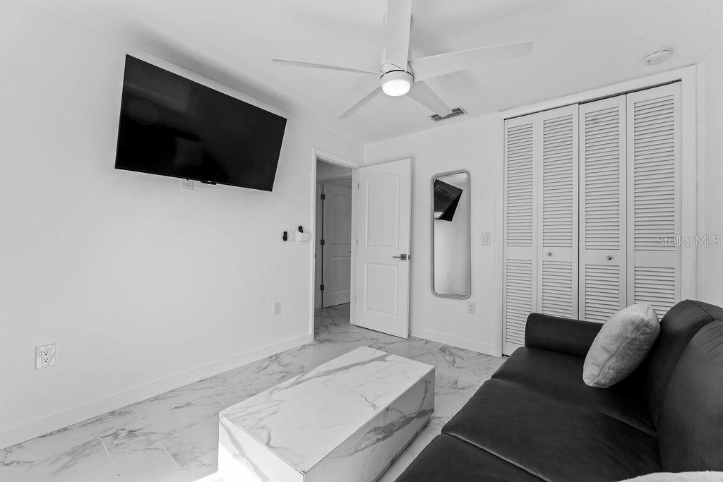 340 Palm Is Ne Property Photo 29