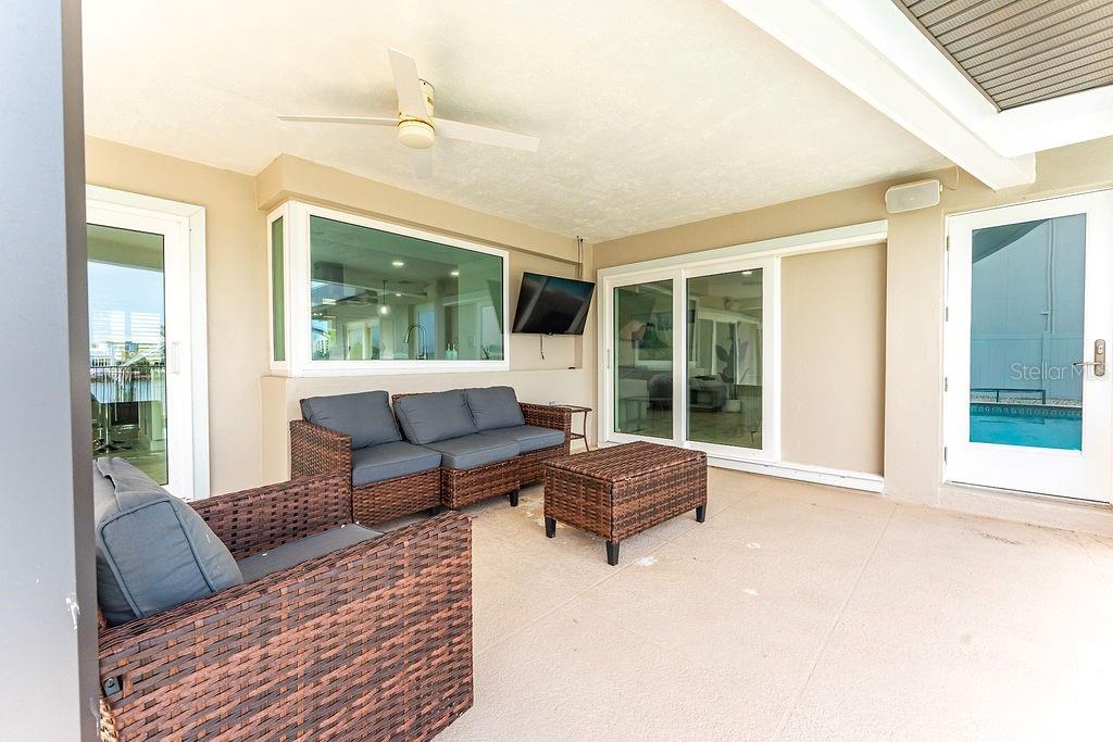 340 Palm Is Ne Property Photo 65