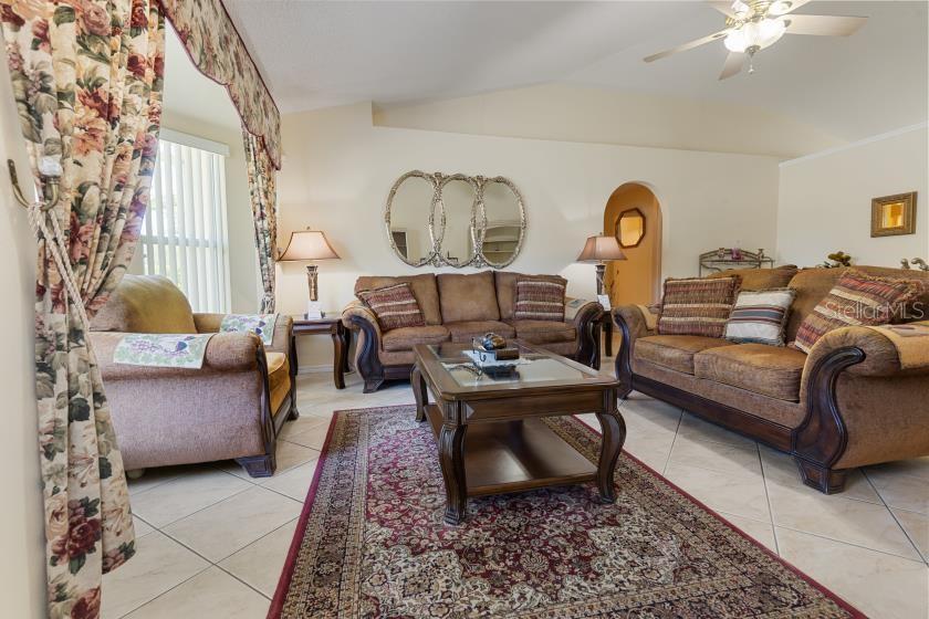 11251 Pickford St Property Photo 6
