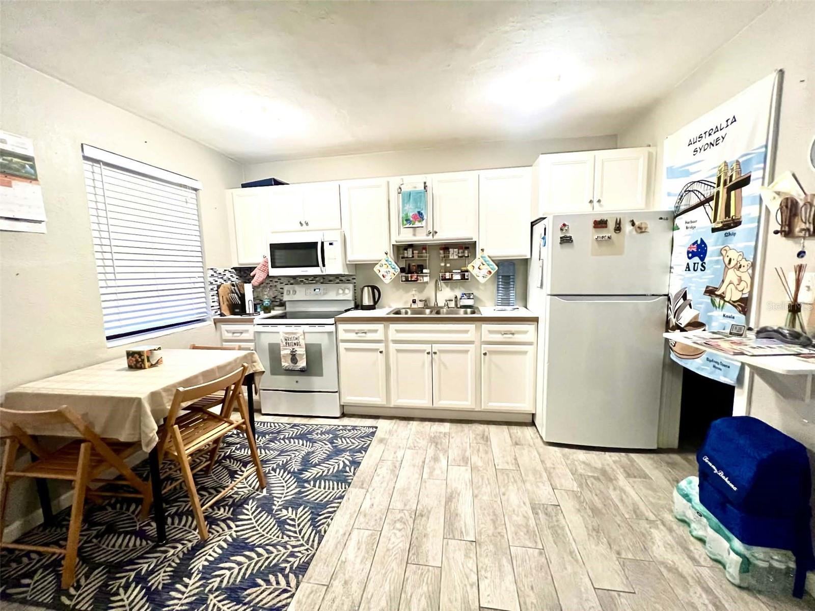 6802 Gulf Winds Dr Property Photo 4