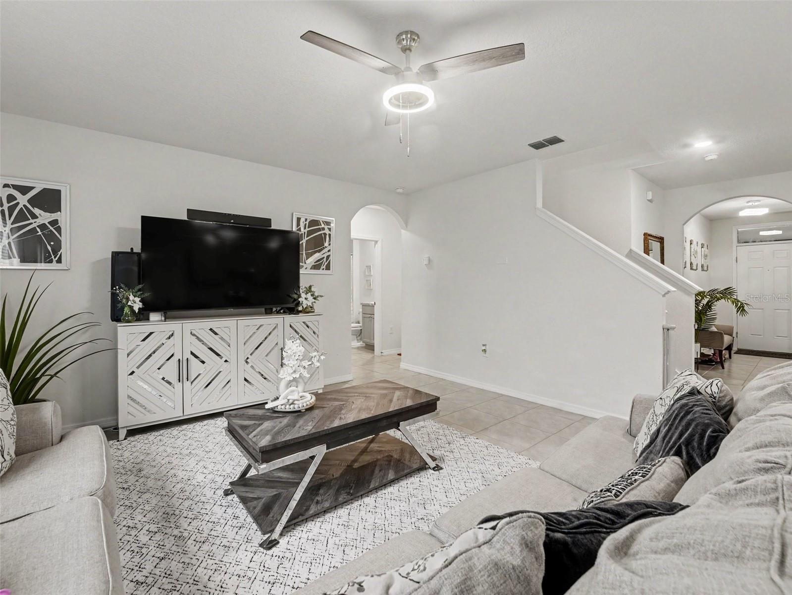 210 Meadowbrook Blvd Property Photo 4