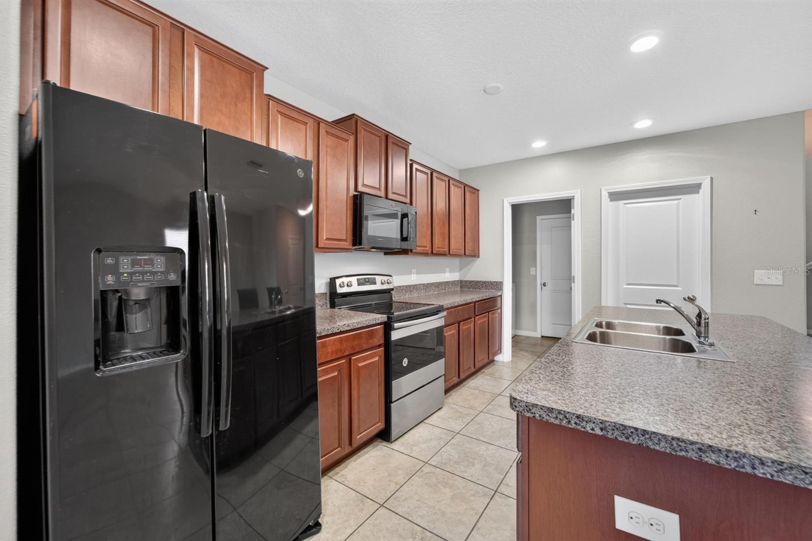 10210 Boggy Moss Dr Property Photo 8