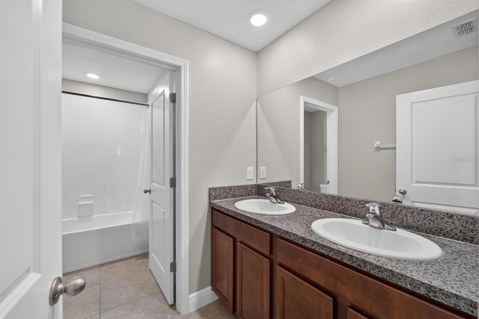 10210 Boggy Moss Dr Property Photo 31