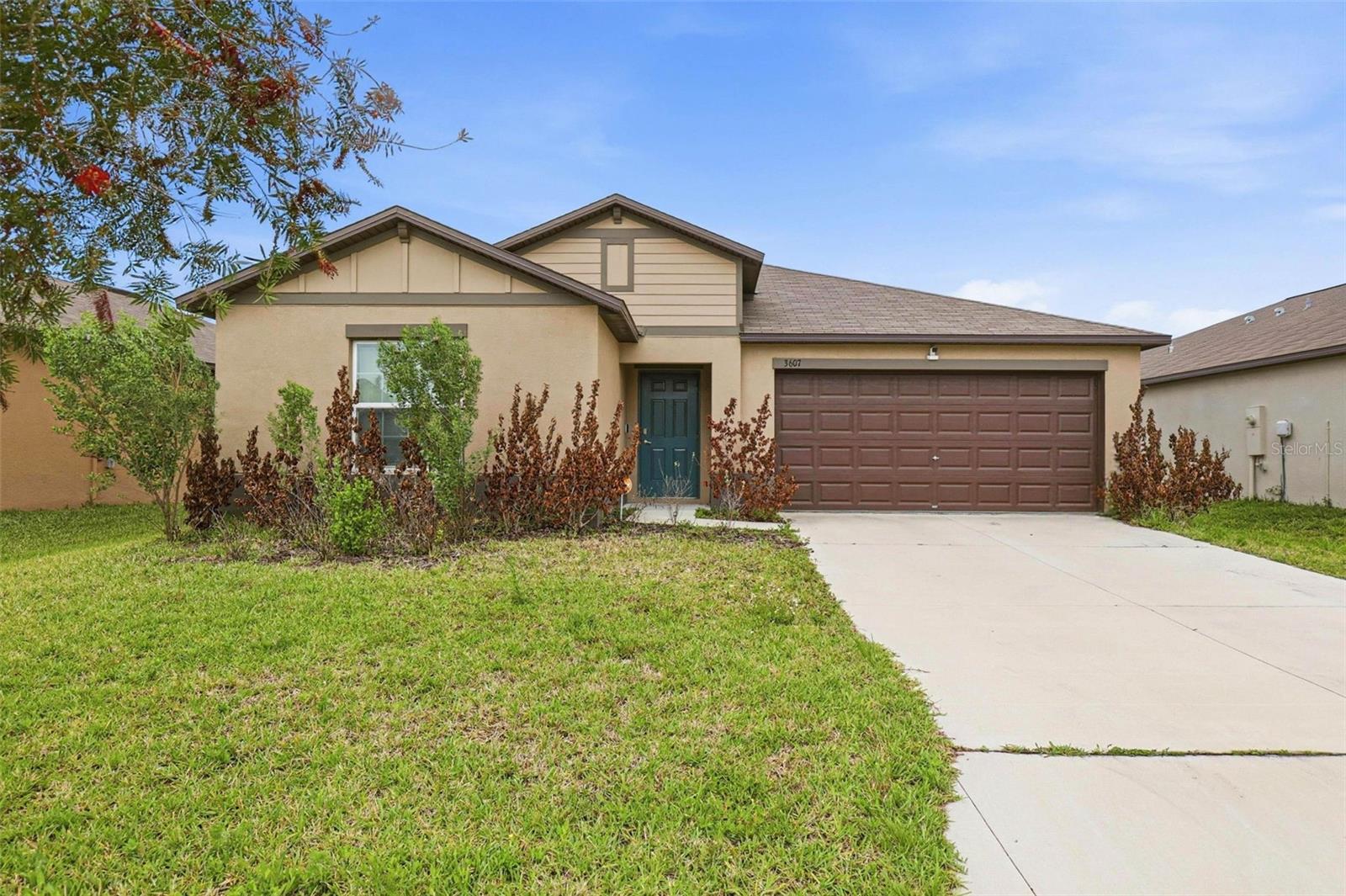 3607 Natural Trace St Property Photo 2