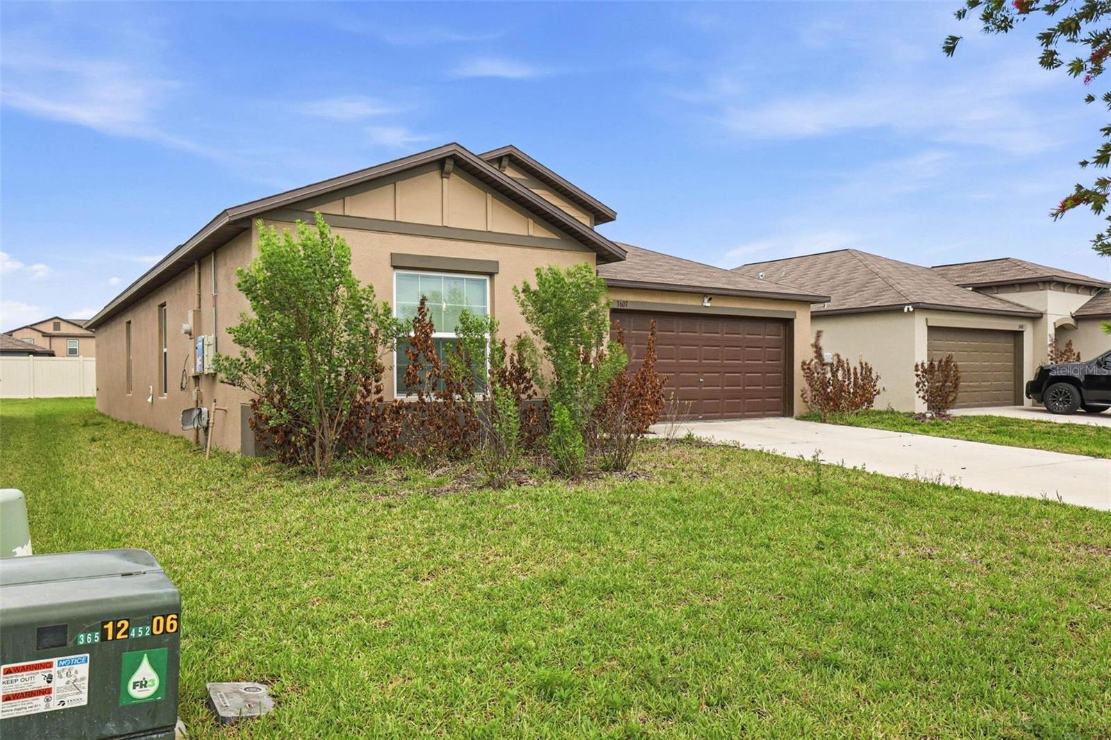3607 Natural Trace St Property Photo 4