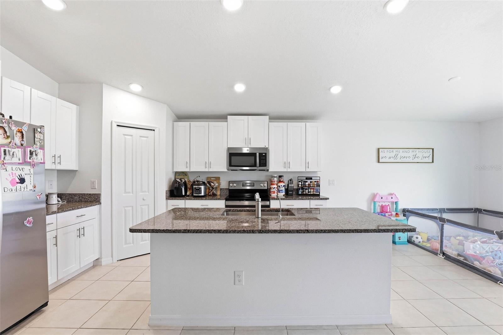 3607 Natural Trace St Property Photo 8