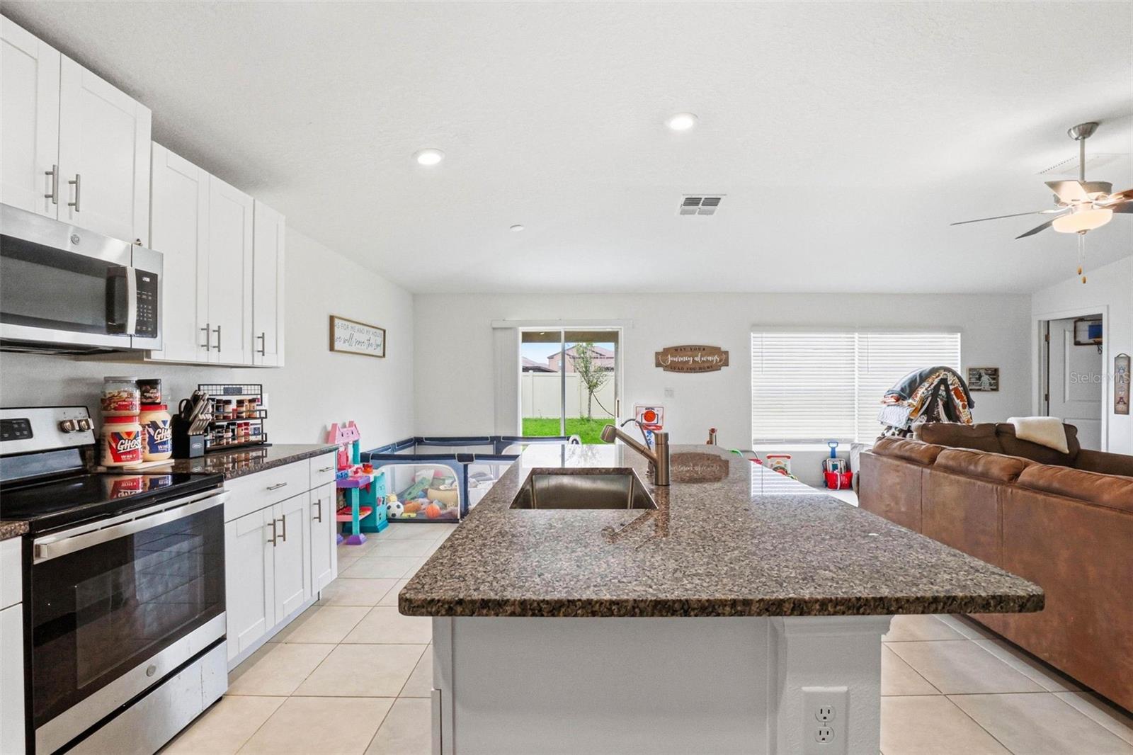 3607 Natural Trace St Property Photo 9