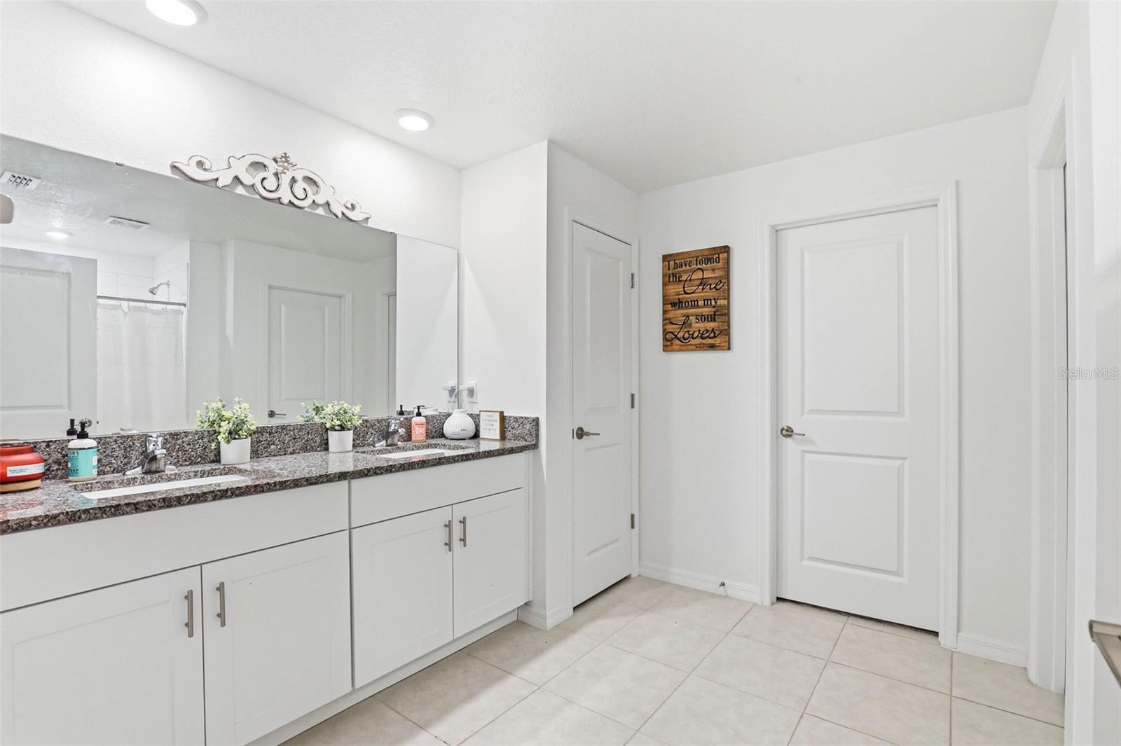 3607 Natural Trace St Property Photo 24
