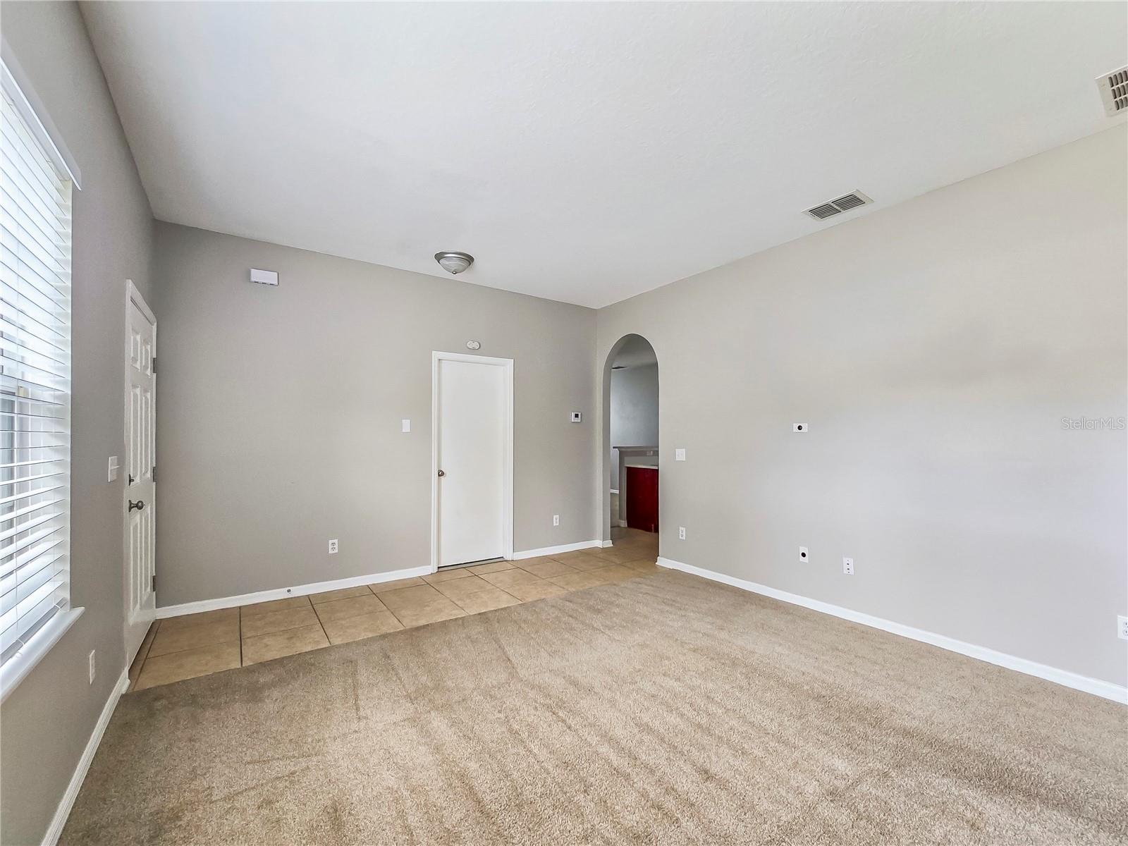 TB8530350 Property Photo 3