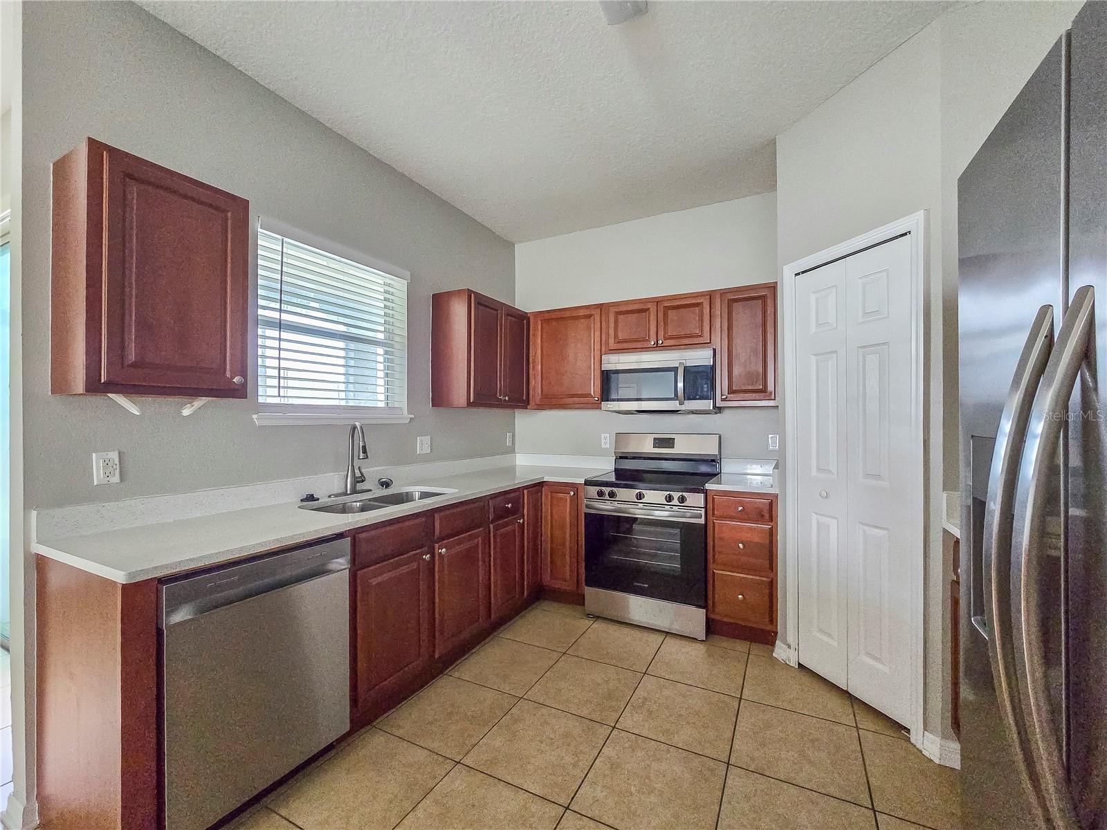 TB8530350 Property Photo 5