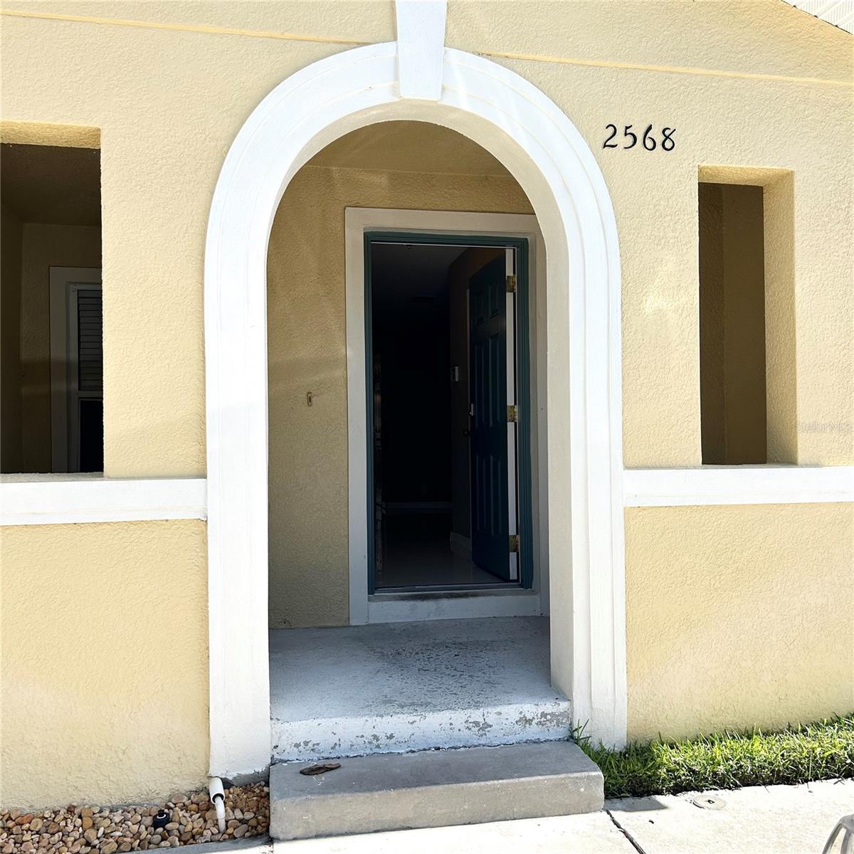 2568 Hidden Cove Ln Property Photo 3