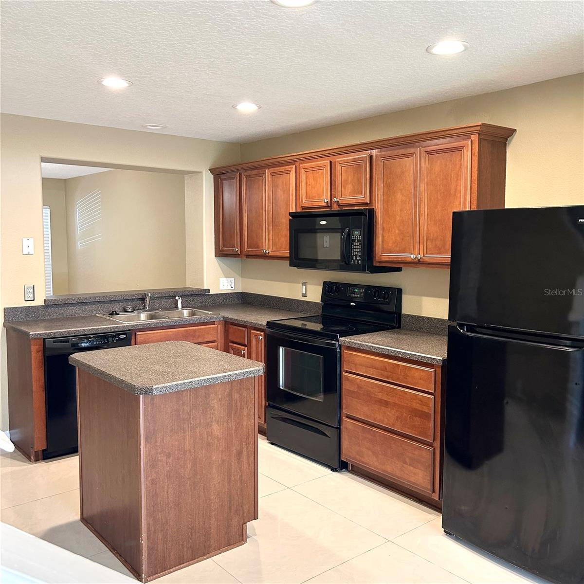2568 Hidden Cove Ln Property Photo 8