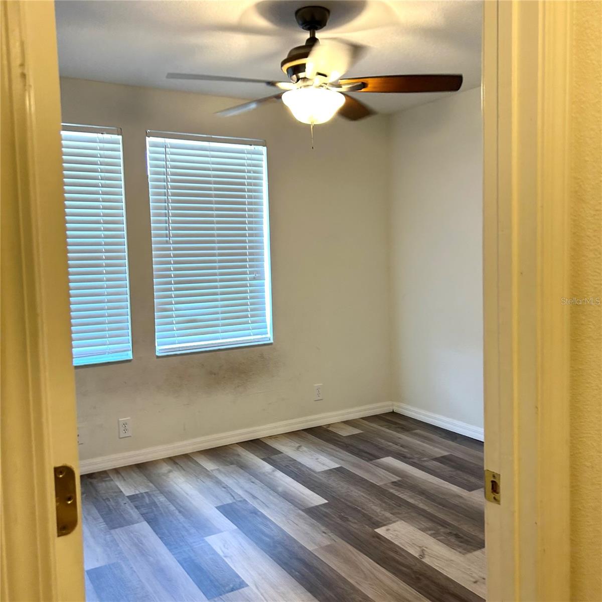 2568 Hidden Cove Ln Property Photo 12