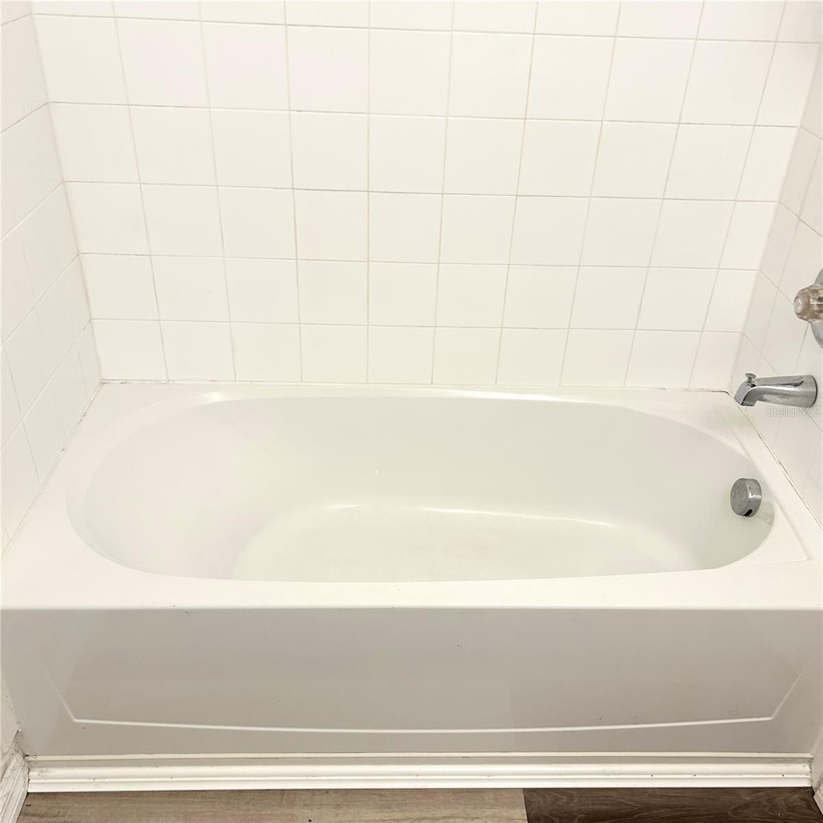 2568 Hidden Cove Ln Property Photo 15