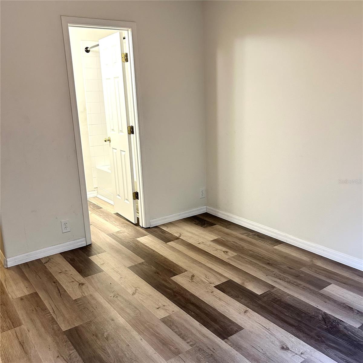 2568 Hidden Cove Ln Property Photo 17