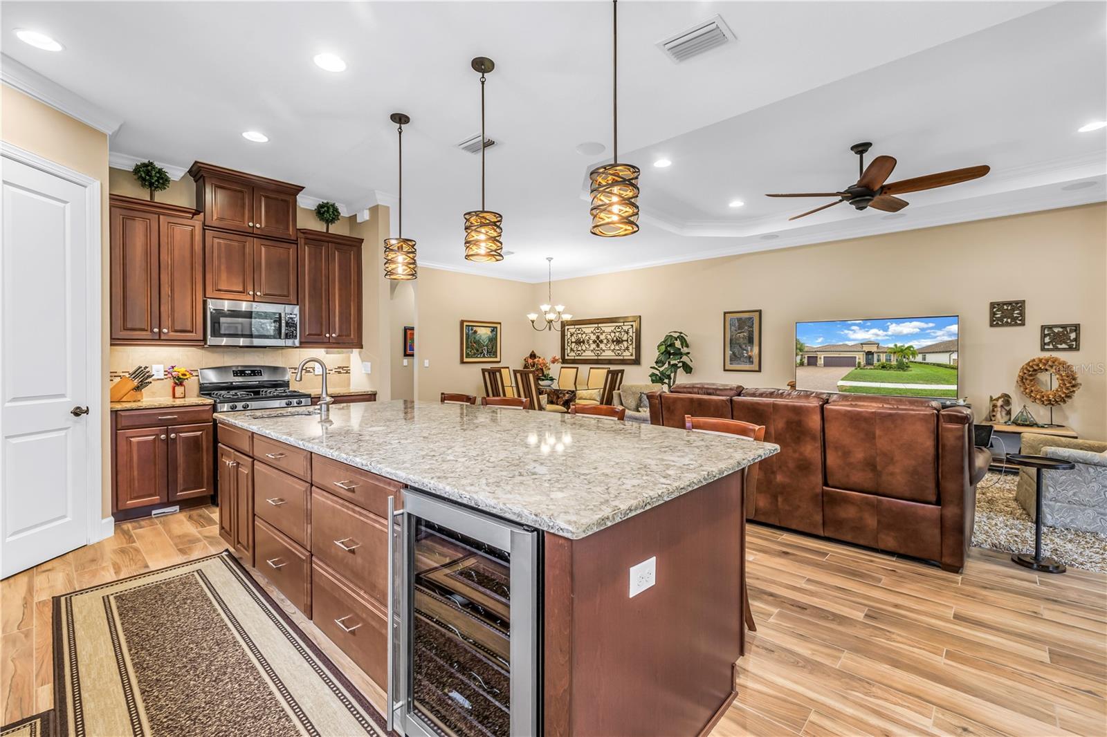 9912 Batchelder Ter Property Photo 11