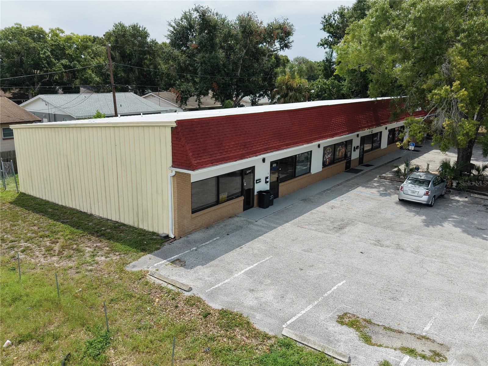 3563 Cypress Ter N Property Photo 8