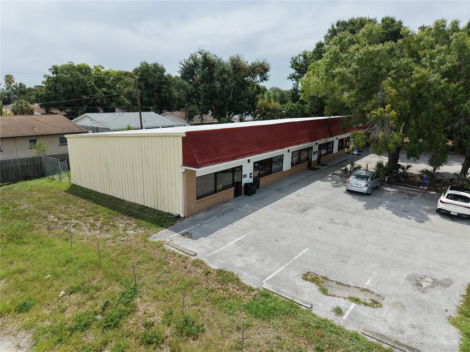 3563 Cypress Ter N Property Photo 9