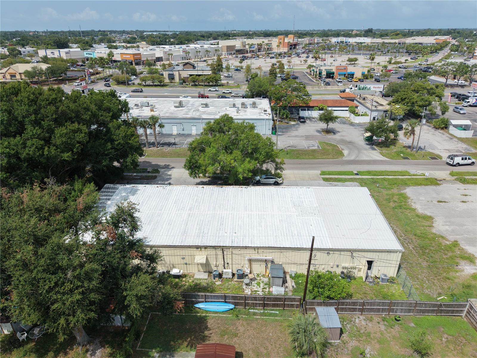 3563 Cypress Ter N Property Photo 11