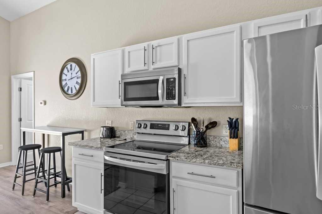 641 Reserve Dr Property Photo 4