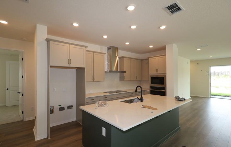 5713 Coopers Hawk Ct Property Photo 7