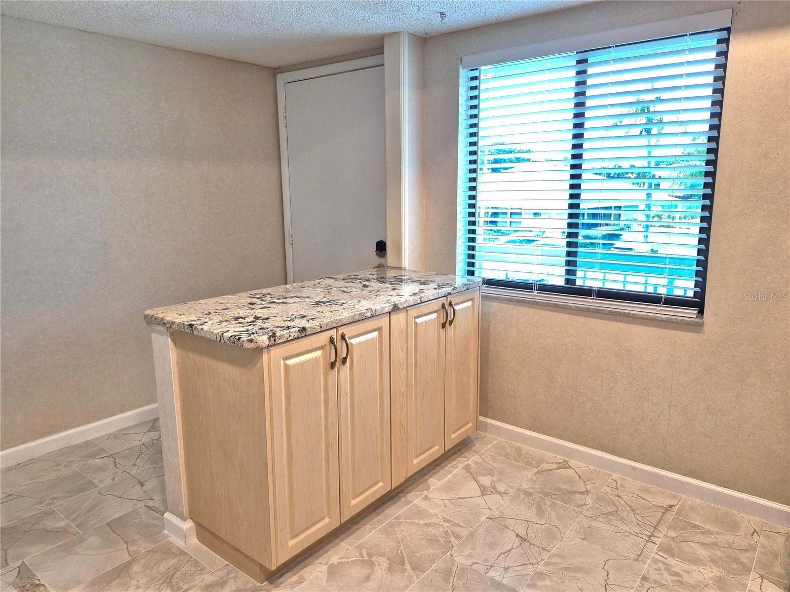 222 Caryl Way Property Photo 5