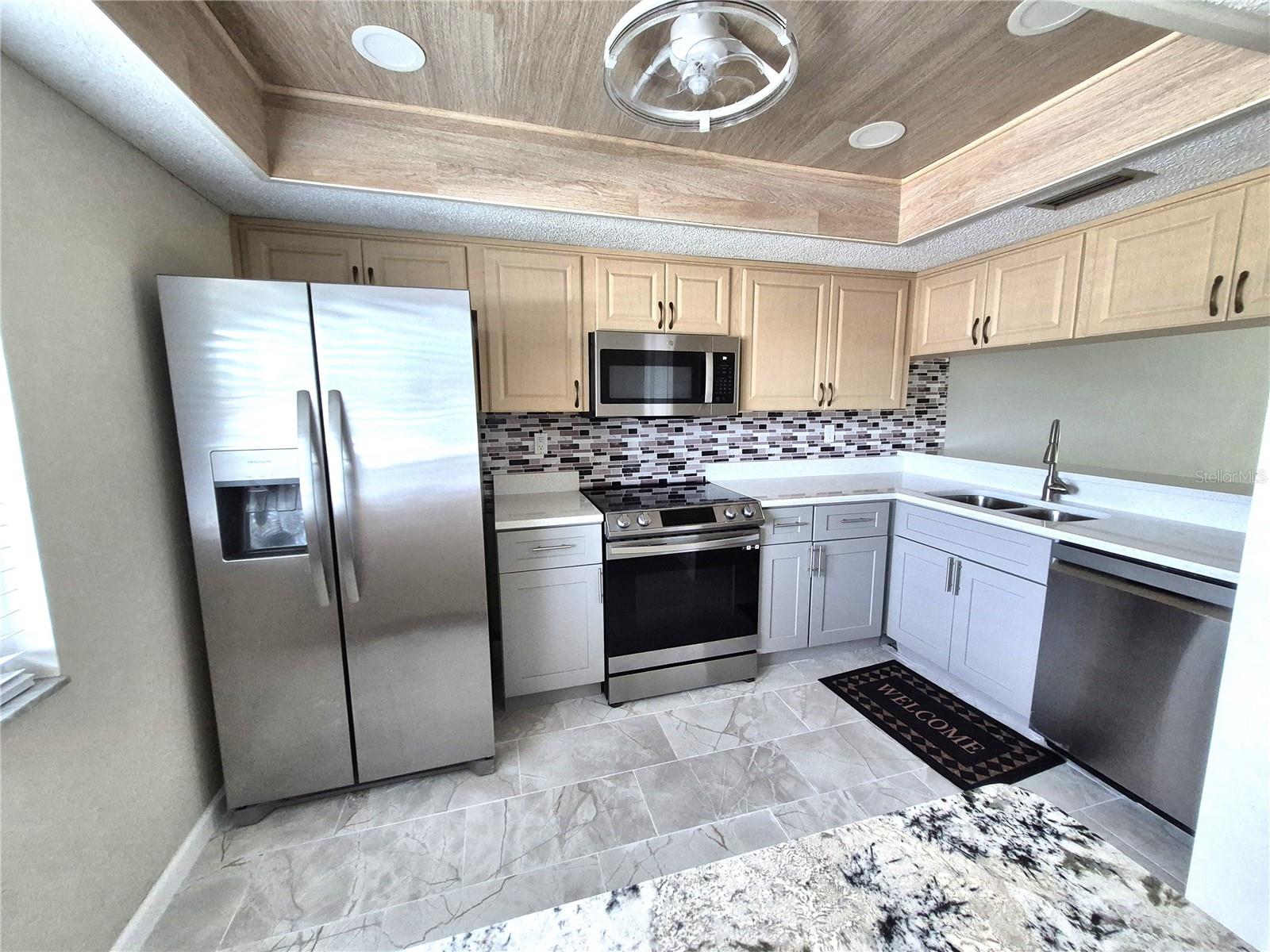 222 Caryl Way Property Photo 6