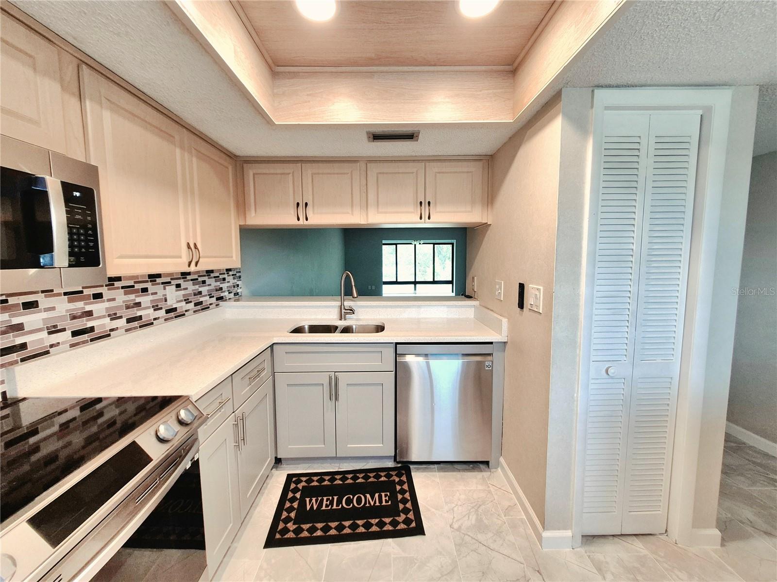 222 Caryl Way Property Photo 7