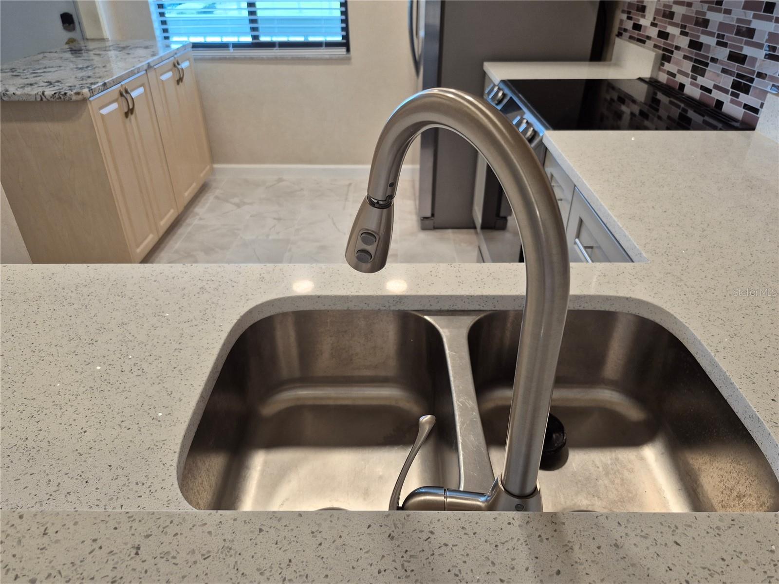 222 Caryl Way Property Photo 8