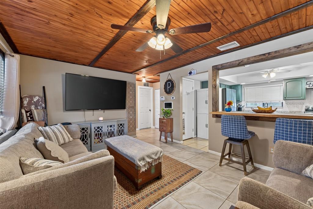 10081 60th Ct N Property Photo 3