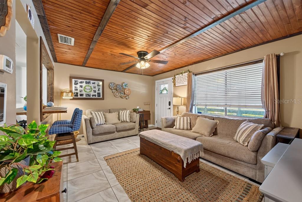10081 60th Ct N Property Photo 6