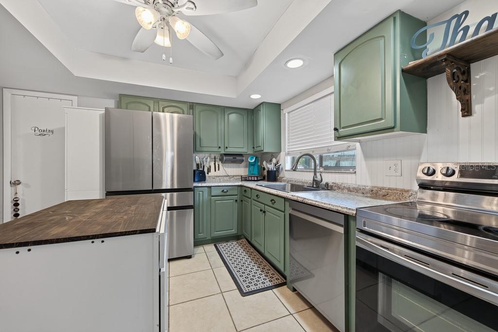 10081 60th Ct N Property Photo 14