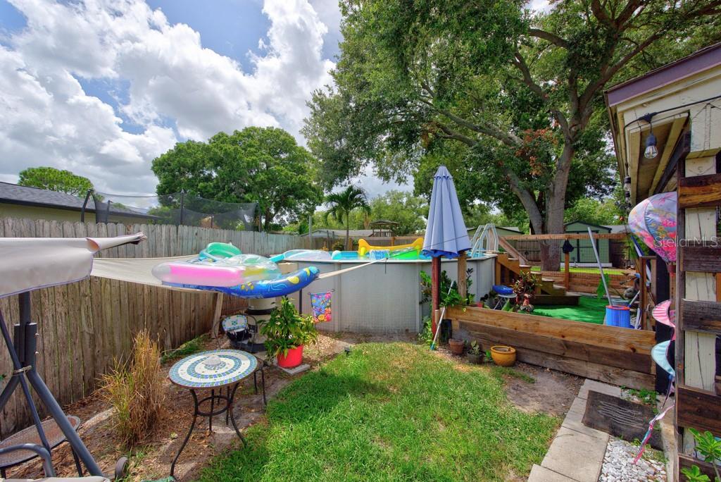 10081 60th Ct N Property Photo 35