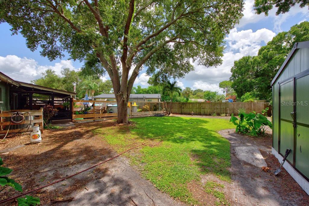10081 60th Ct N Property Photo 37