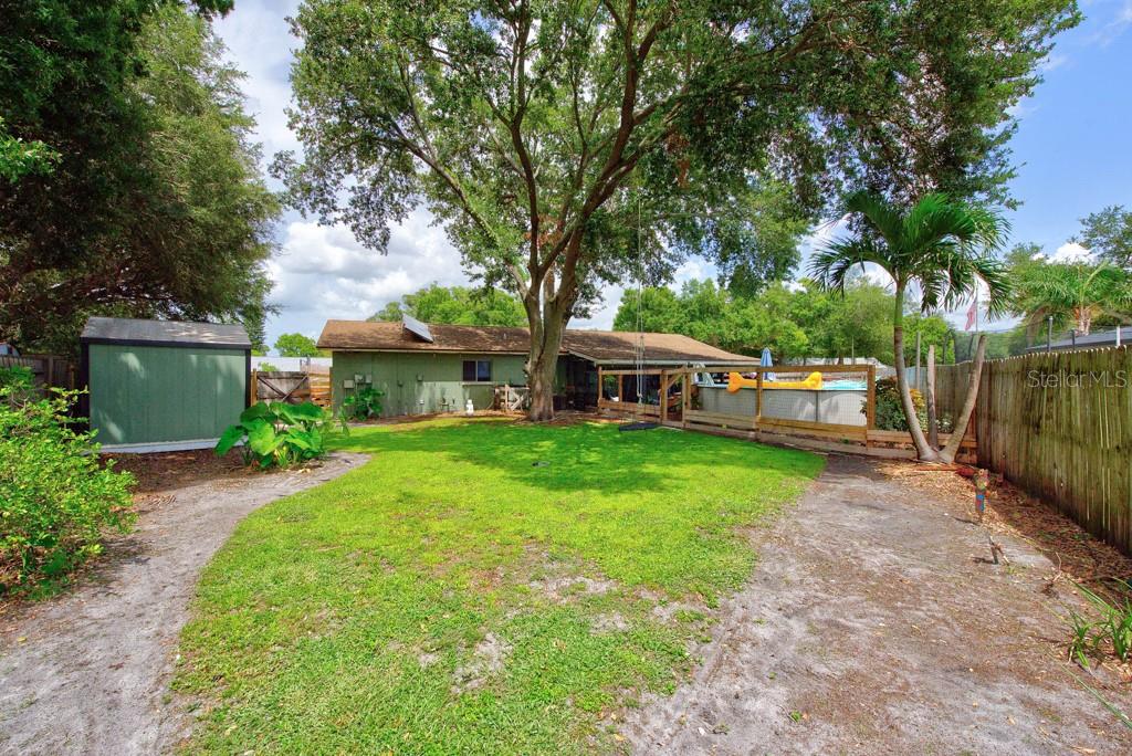 10081 60th Ct N Property Photo 39
