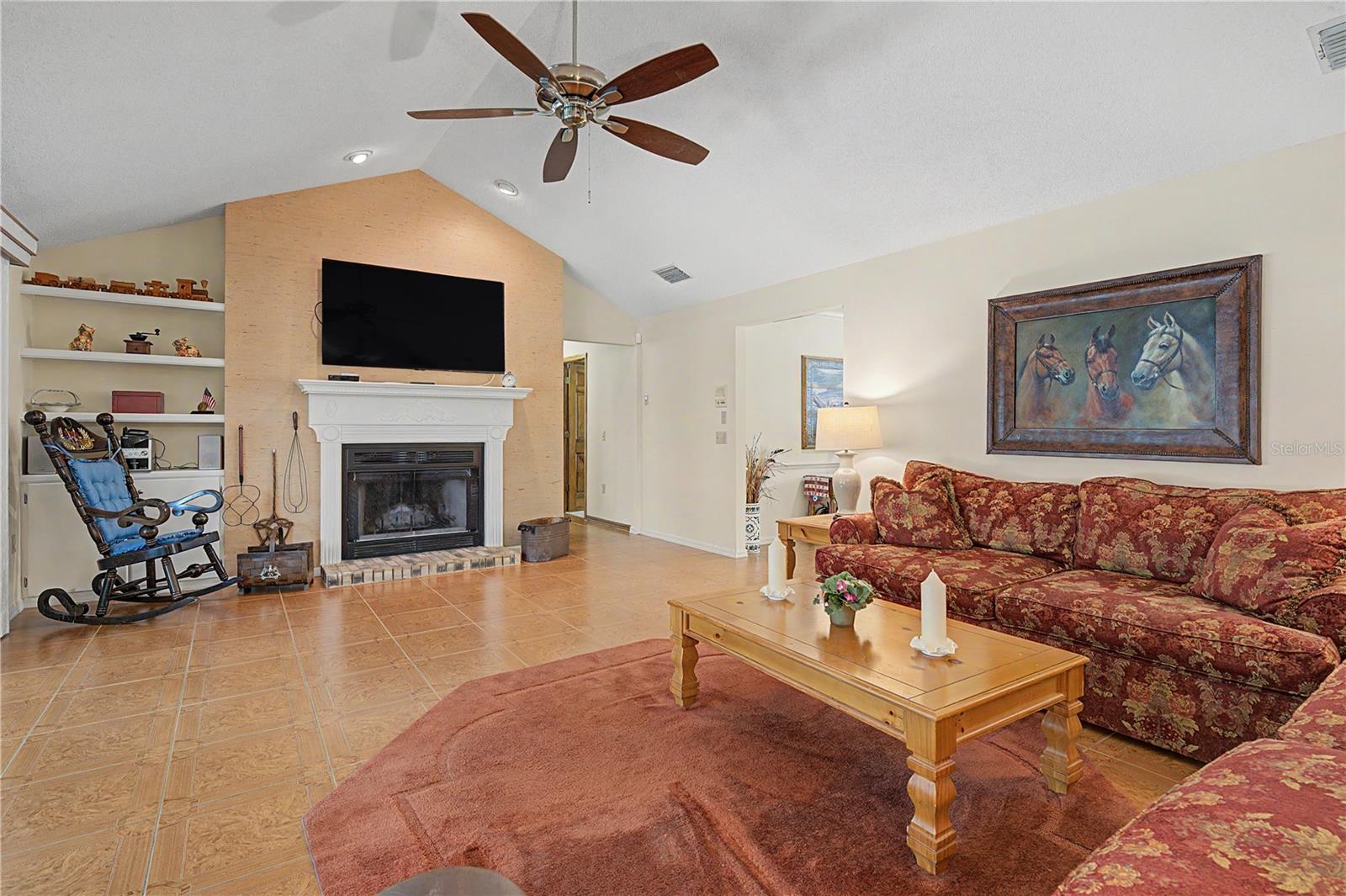 3901 Buttonwood Ct Property Photo 10