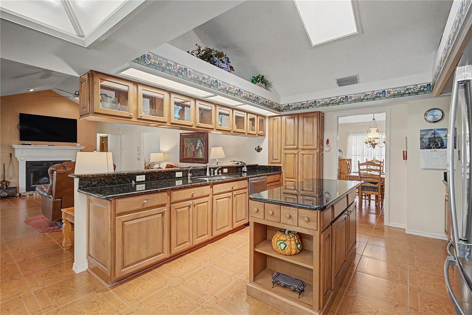 3901 Buttonwood Ct Property Photo 12