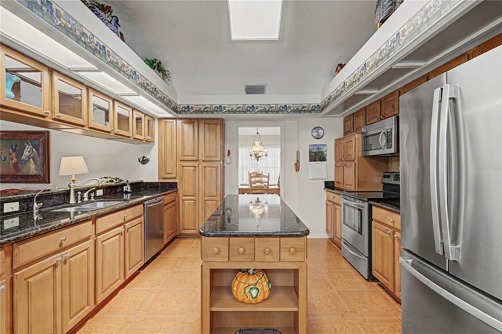3901 Buttonwood Ct Property Photo 13