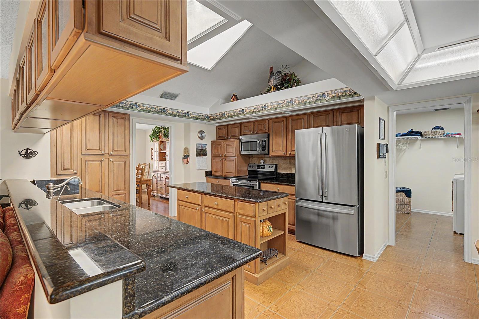 3901 Buttonwood Ct Property Photo 14