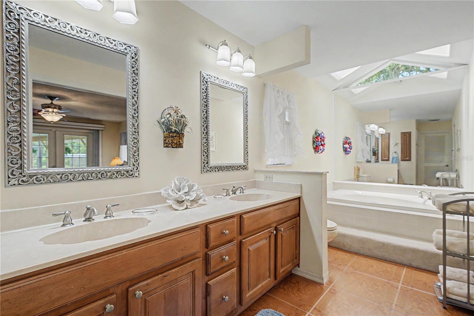 3901 Buttonwood Ct Property Photo 21