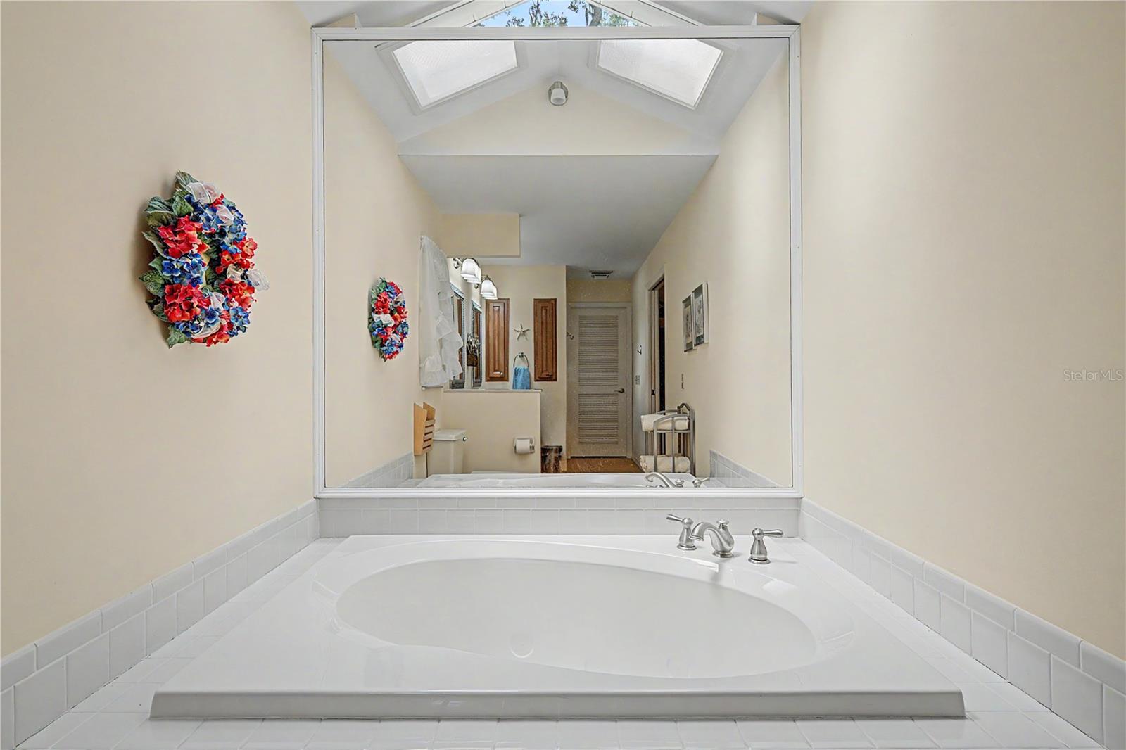 3901 Buttonwood Ct Property Photo 22