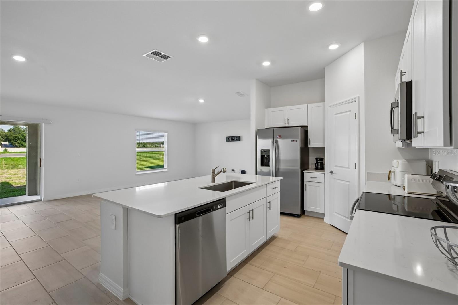 15005 Emerson Field St Property Photo 6