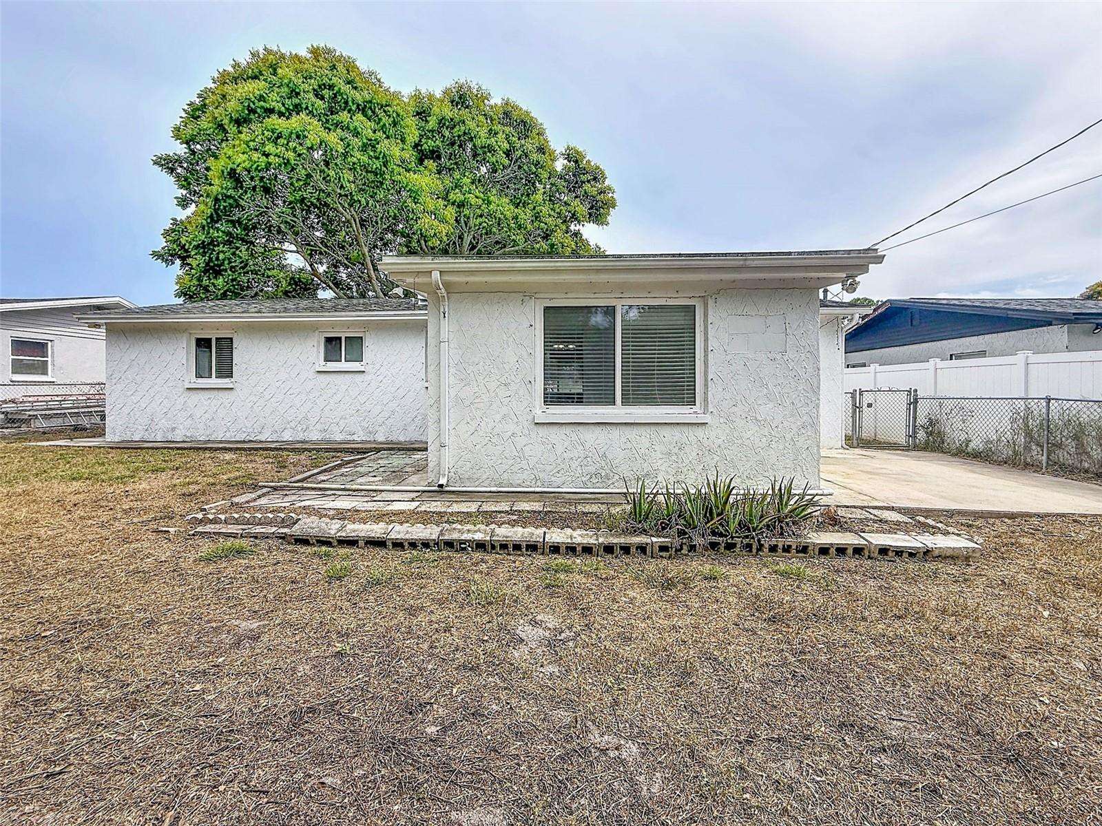 4925 Beacon Hill Dr Property Photo 11