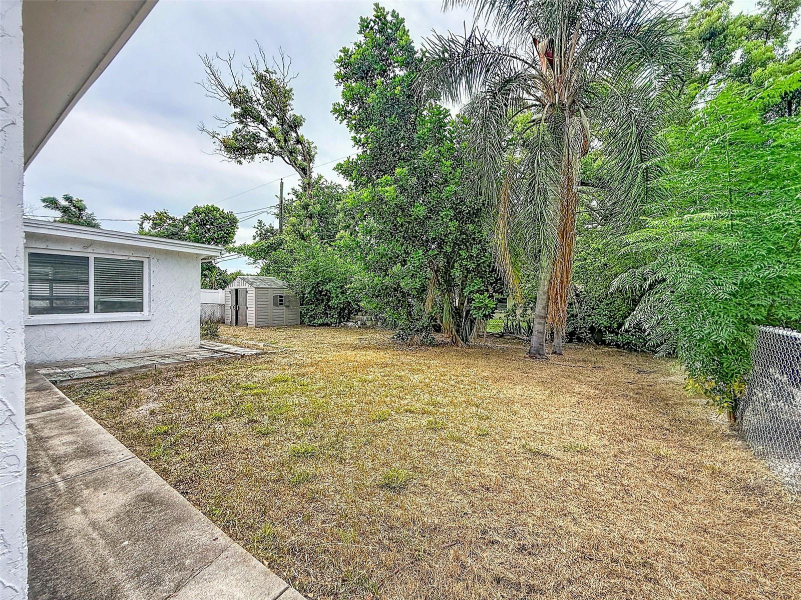 4925 Beacon Hill Dr Property Photo 13