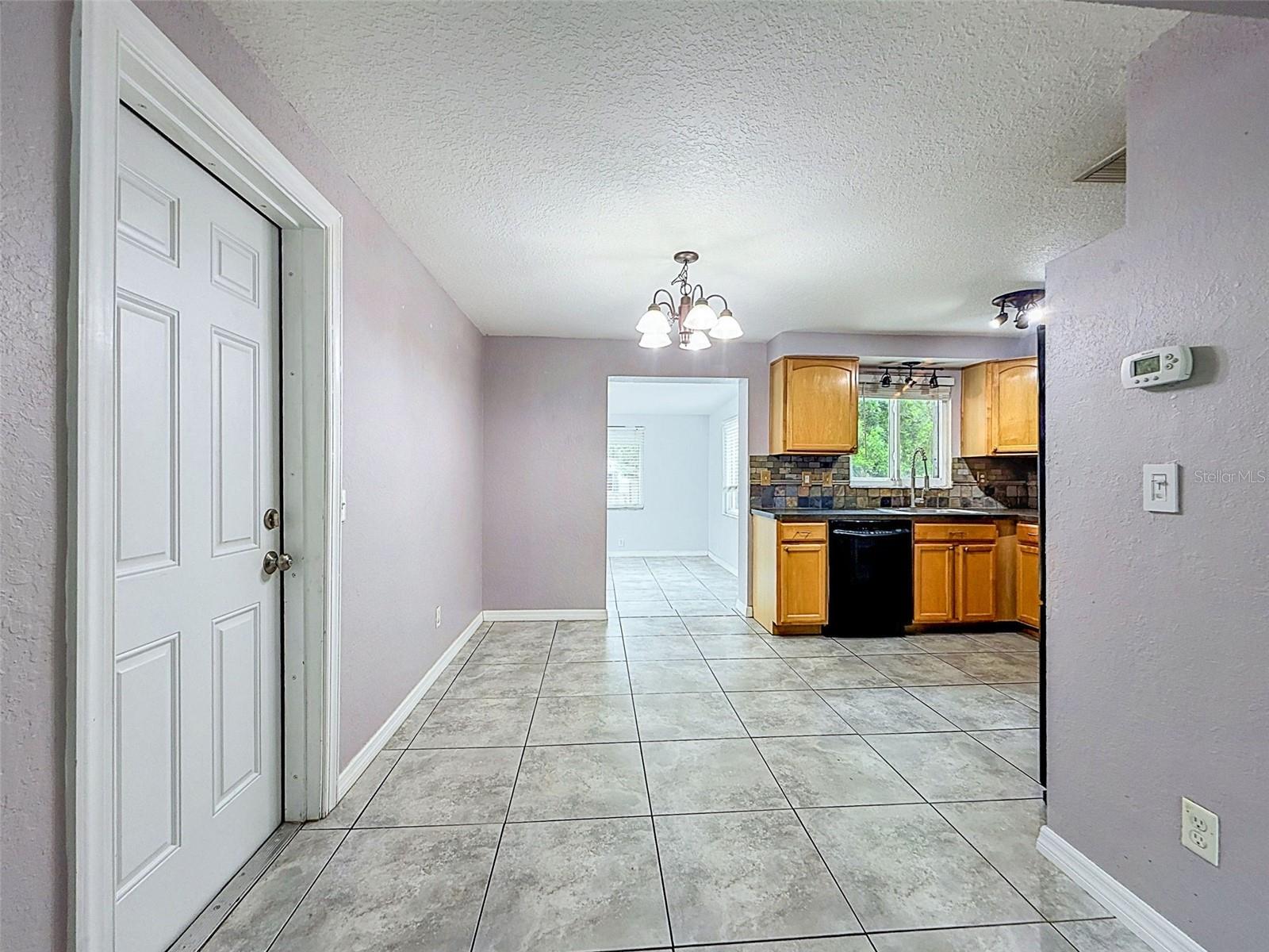 4925 Beacon Hill Dr Property Photo 18