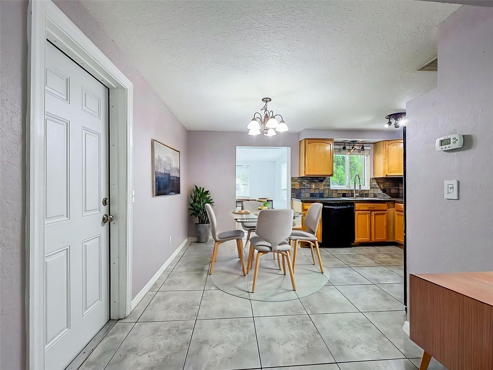 4925 Beacon Hill Dr Property Photo 19