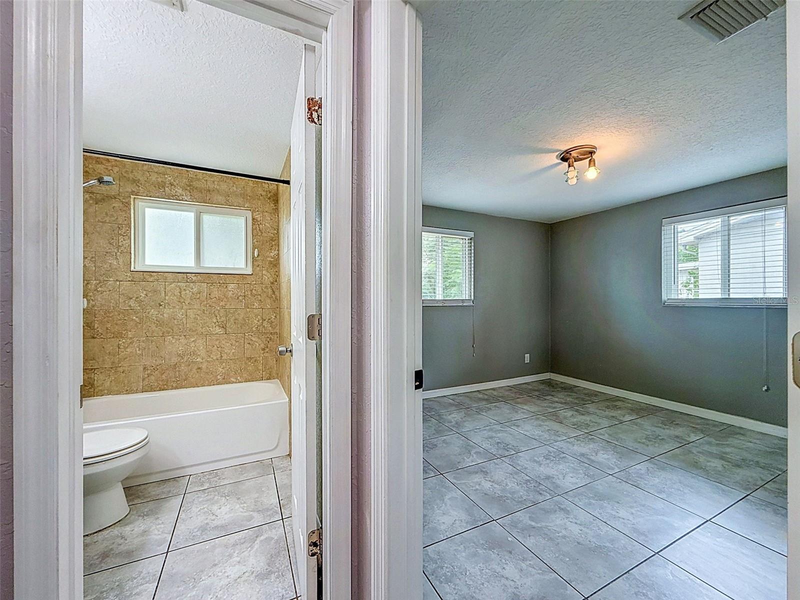 4925 Beacon Hill Dr Property Photo 24