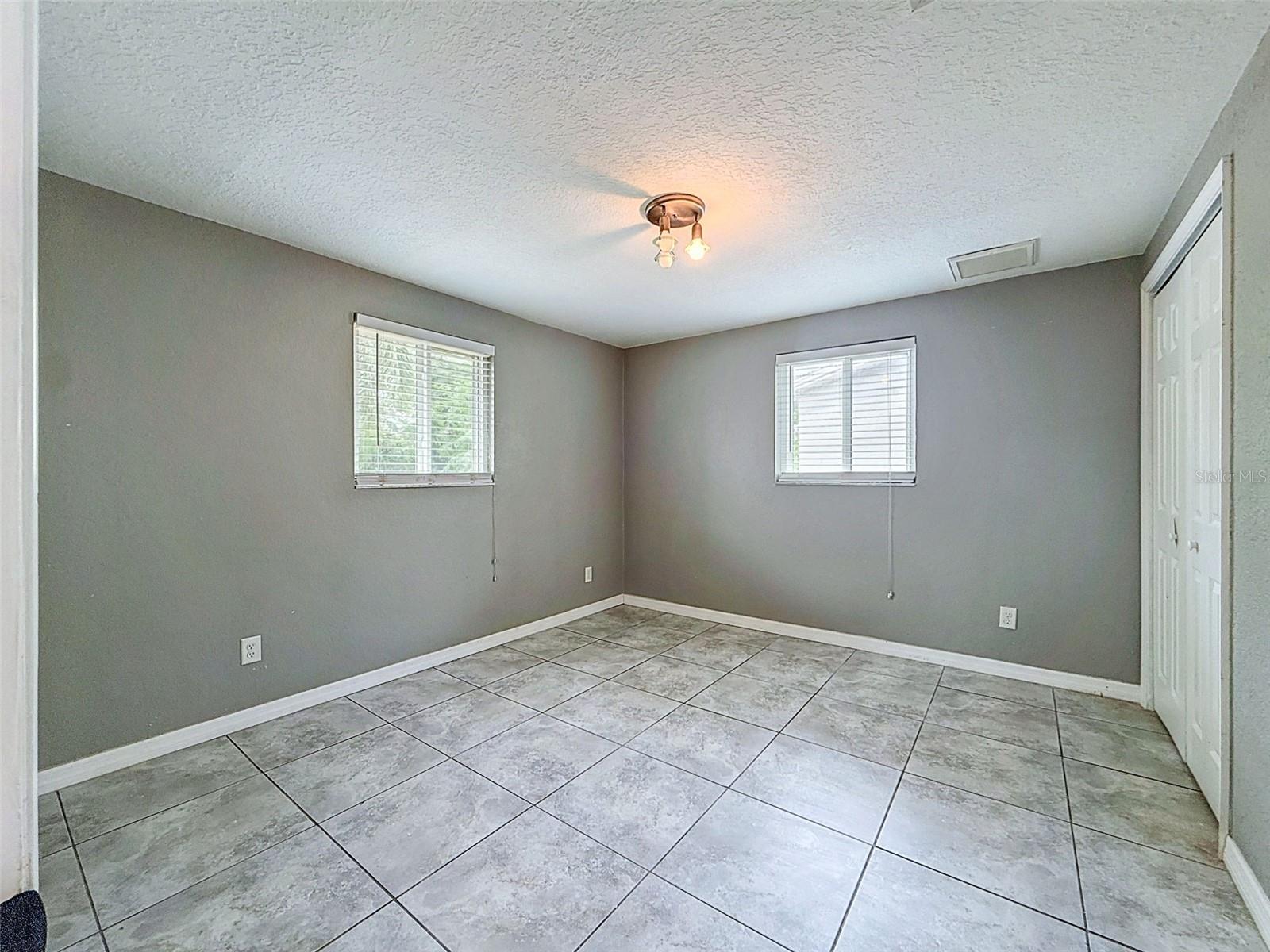 4925 Beacon Hill Dr Property Photo 34